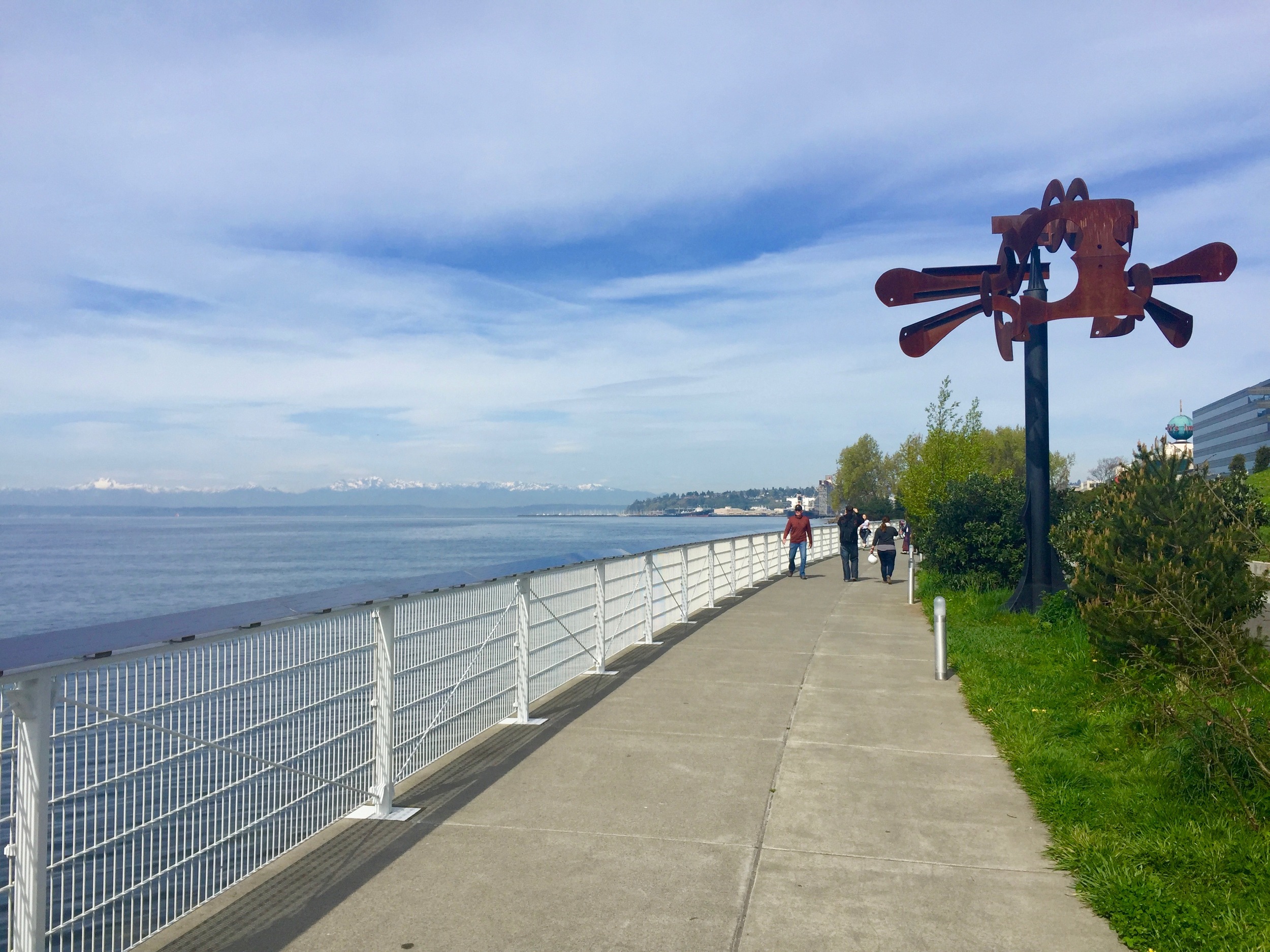 Walk along the Seattle waterfront and look for seals along with art!&nbsp;